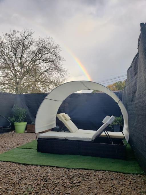 Bulles Etoilees Appartement Avec Jacuzzi Prive Montrevel-en-Bresse Buitenkant foto